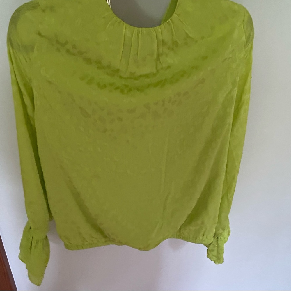 GORGEOUS 💚💚💚INC INTERNATIONAL CONCEPTS LONG SLEEVED TOP NWOT - Picture 9 of 10